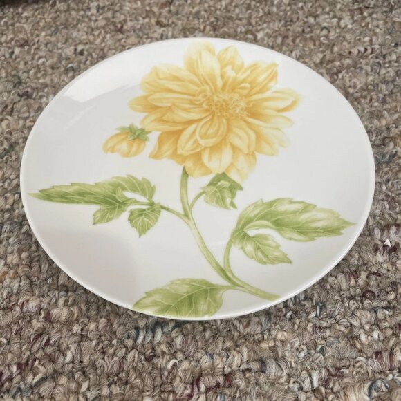 Oneida Olina Salad Plates - Set of 4 - Picture 2 of 3